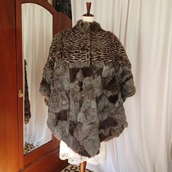 Vintage 80s Rabbit Fur Heavy Cape/Poncho, One Size, Excellent Estate Condition - Picture 2 of 12